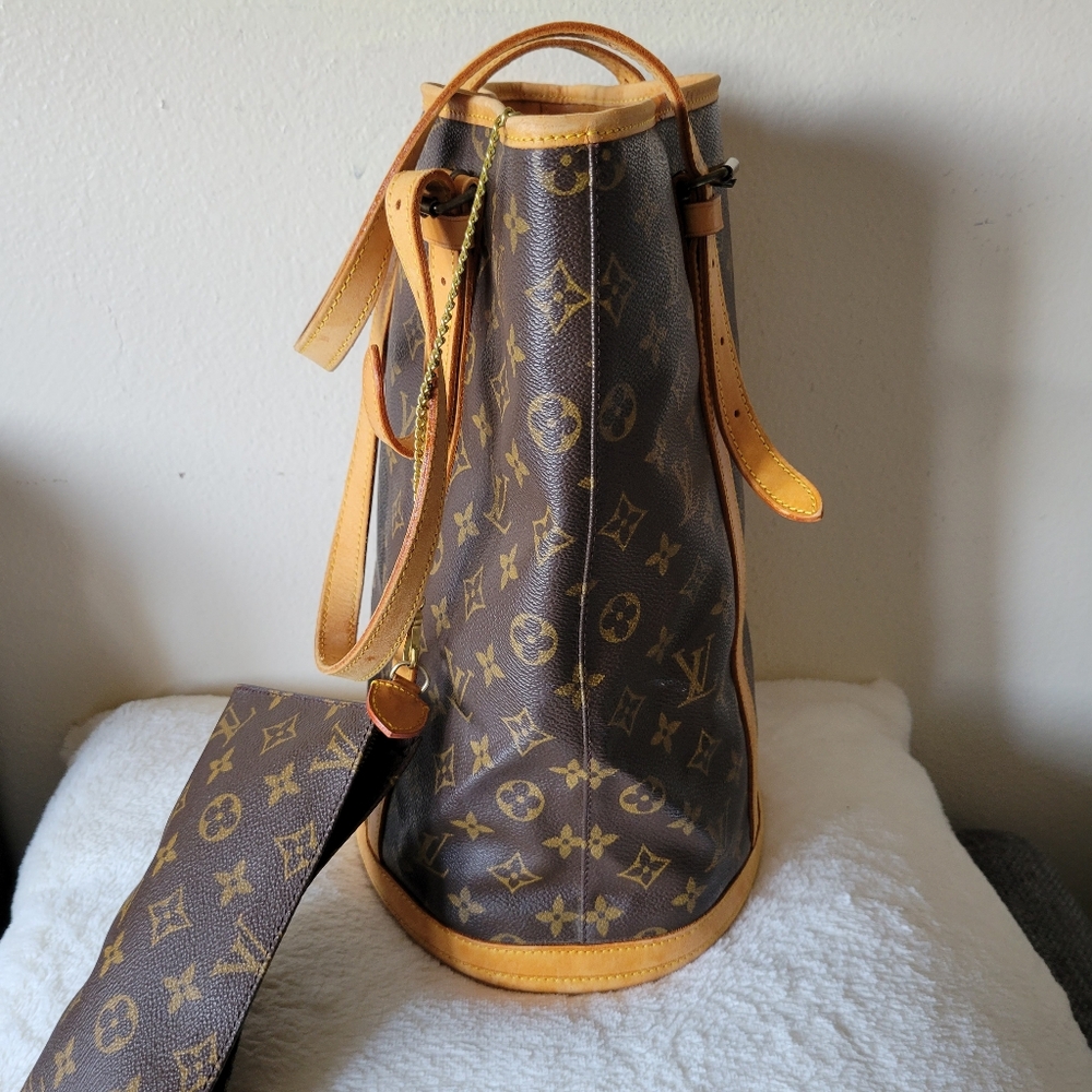 Louis Vuitton Monogram Bucket GM Shoulder Tote Bag - Picture 8 of 15